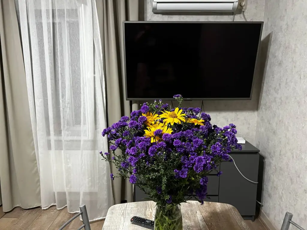 Пыль в доме исчезла надолго: бабушка раскрыла секреты чистоты без пылесоса и химии