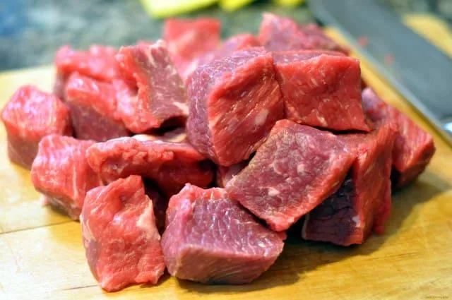 Как правильно кормить русского той-терьера: советы по питанию взрослых собак и щенков2