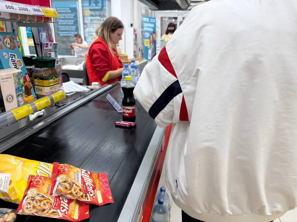 Как я перестал расплачиваться картой в магазинах: кассиры «Пятерочки» и «Магнита» внимательно следят за данными