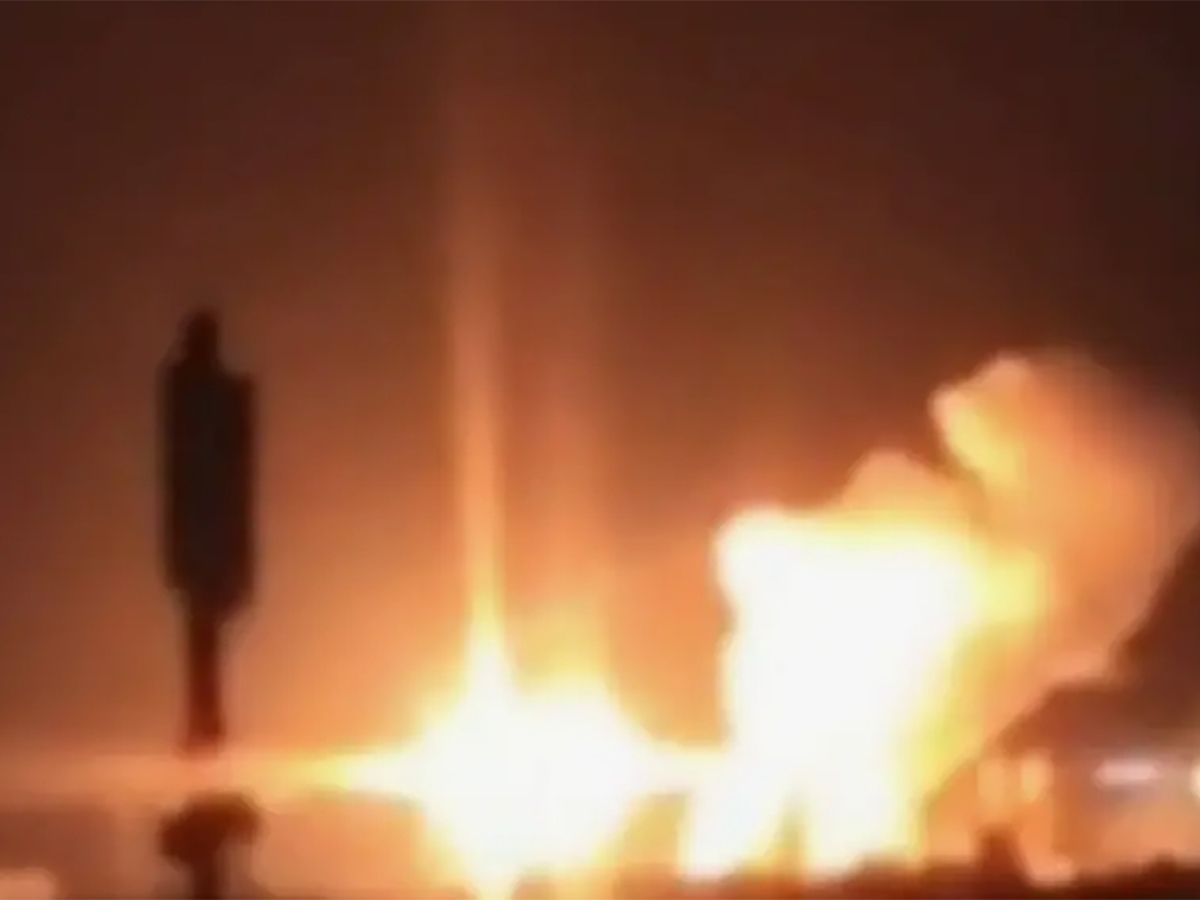 Взрыв на ж/д станции в Сальске: видео атаки БПЛА ВСУ на пассажирский поезд0