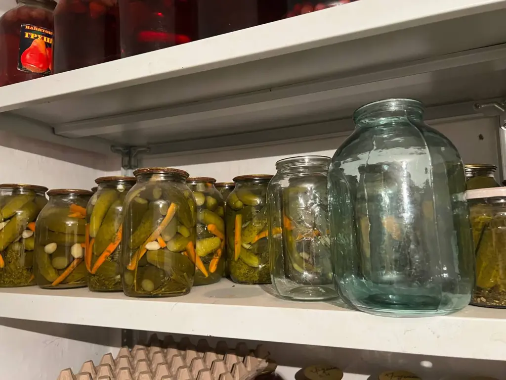 Рецепт хрустящих маринованных огурцов в белорусском стиле: такая закуска вполне достойна того, чтобы украсить любой стол