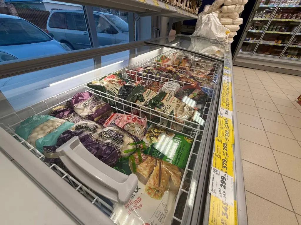 Мяса нет даже вблизи – в тесте лишь перемолотые рога и копыта: Роскачество определило наименования самых неудачных марок пельменей, которые не следует выбирать