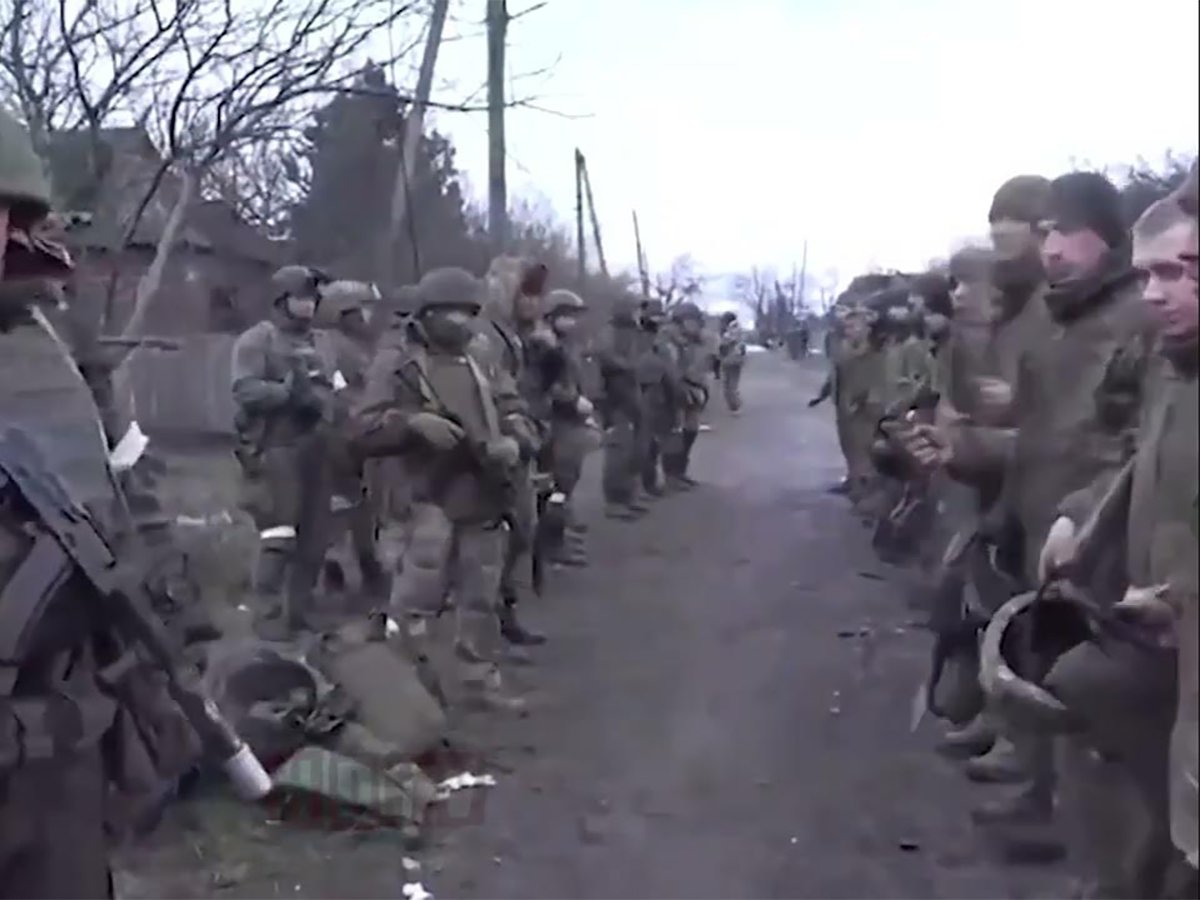 СМИ сообщают, что на Украине были сожжены тела украинских военнослужащих, которые были переданы Россией0