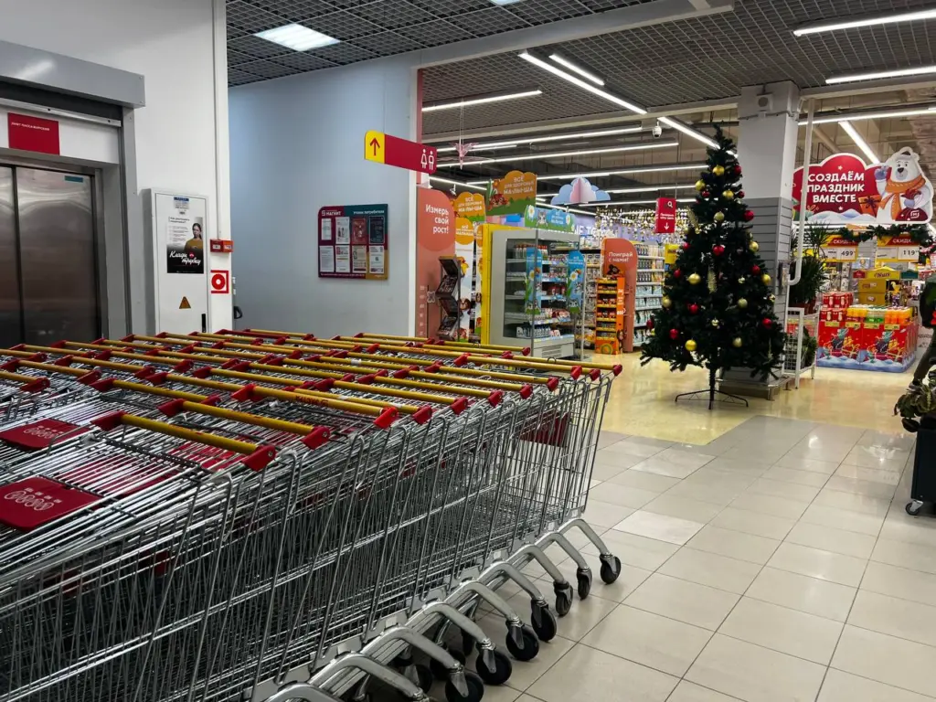Из «Магнитов» убрали все тележки для покупок: вот зачем такая необычная мера