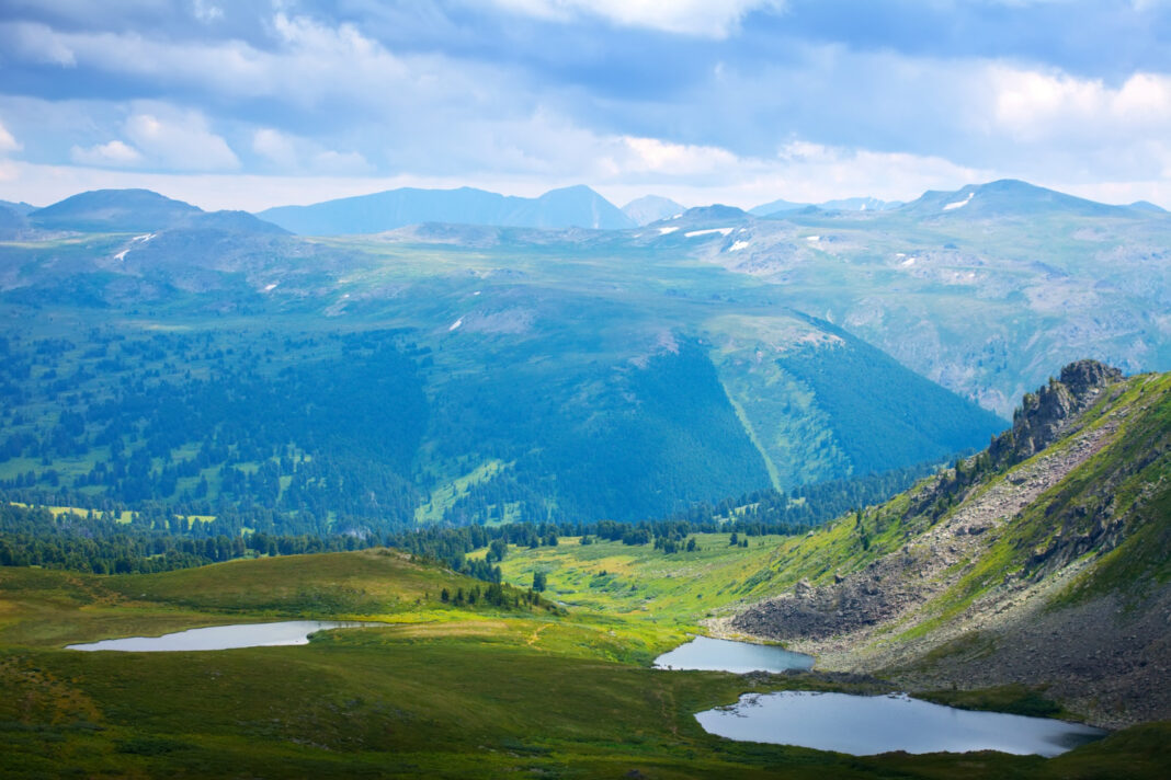 top-view-lakes-altai-mountains (1)0