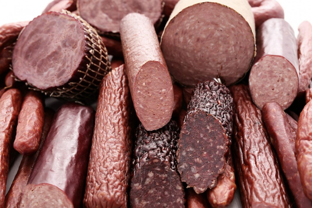 Раскрыта новая угроза: как «мясной клей» в популярных продуктах может повлиять на здоровье0