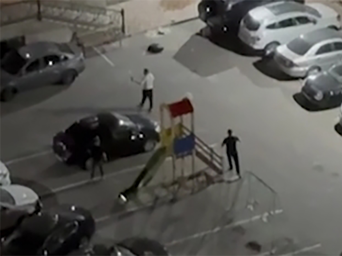В Махачкале на видео запечатлено нападение и расстрел бойца ММА Хизриева0
