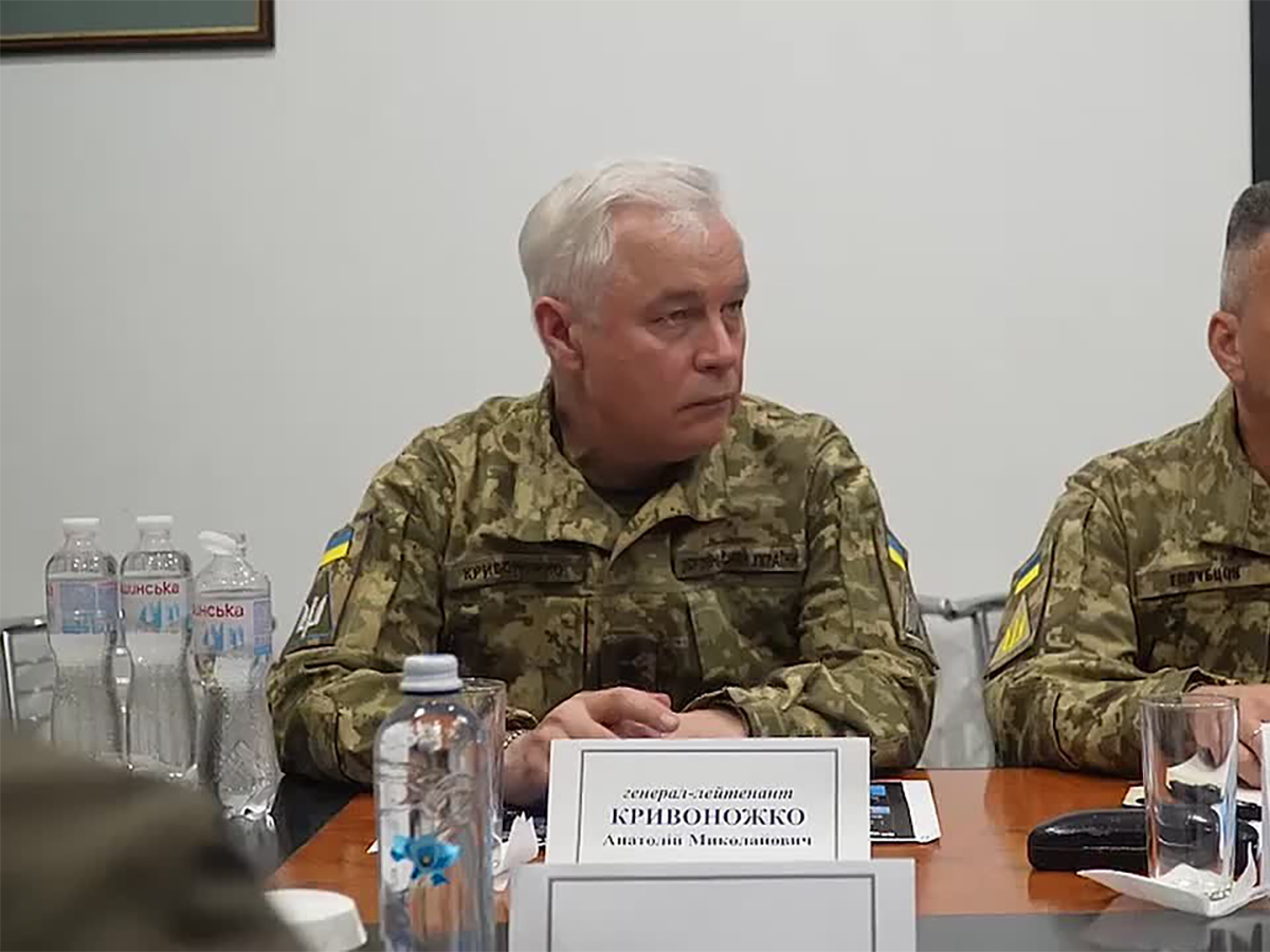 Неприятные подробности о новом командующем ВВС Украины: почему он бросил больную мать0