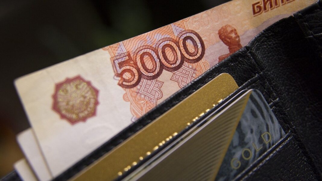 Пенсионерам увеличат фиксированную выплату: 8900 рублей станут 35600 рублей0