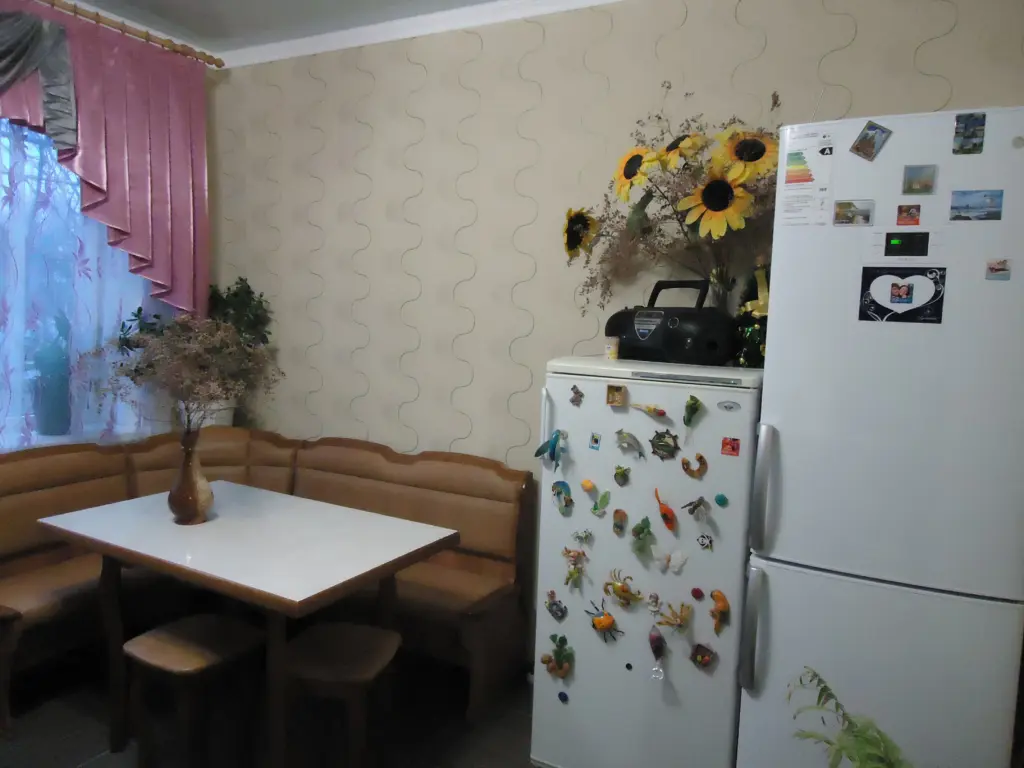 Как соседка подсказала мне хитрость: бумажные полотенца в холодильнике – идеальное решение для свежести продуктов