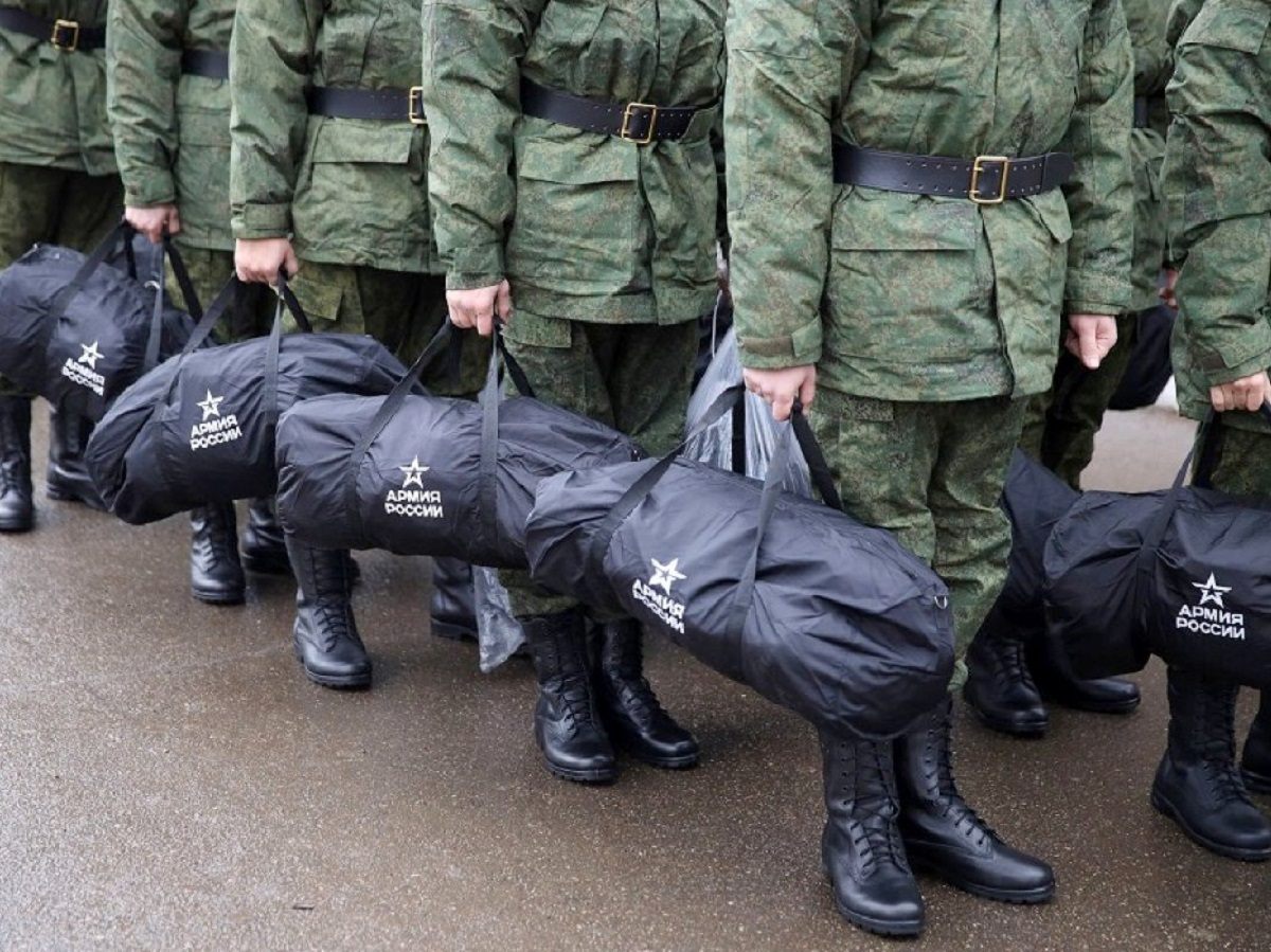 «Новые правила призыва в армию: как избежать повестки в России»0
