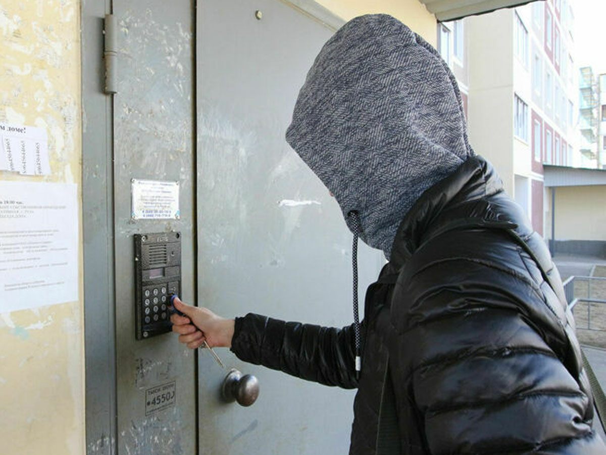 Мошенники разработали новую двухэтапную схему для получения кода от домофона0