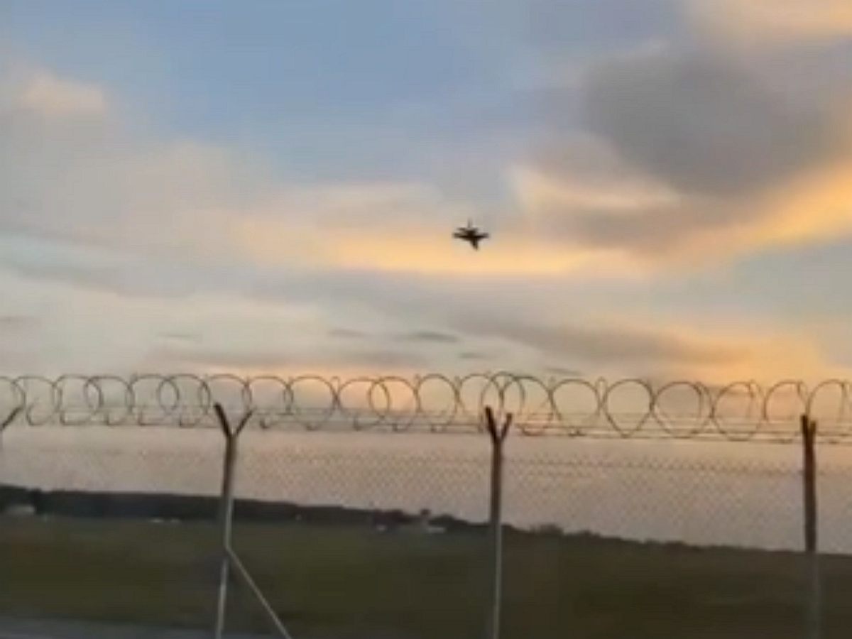 Истребитель F-16 разбился в Польше во время подготовки к авиашоу: видео с места происшествия0