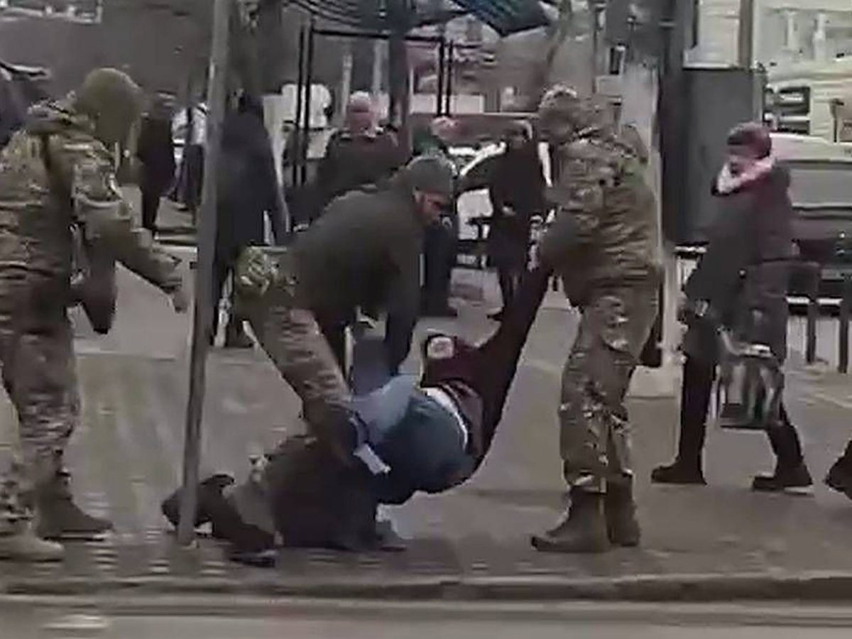 На Украине неожиданно разрешили выезд для мужчин возрастом 18-22 года0