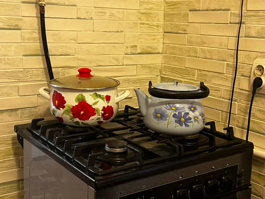 Сливать «первую воду» при варке мяса: мнение шеф-повара по спорному вопросу
