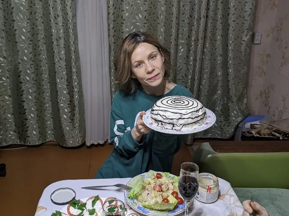 Яблочный пирог с уникальной начинкой: почему стоит выбрать его вместо тортов, как в детстве