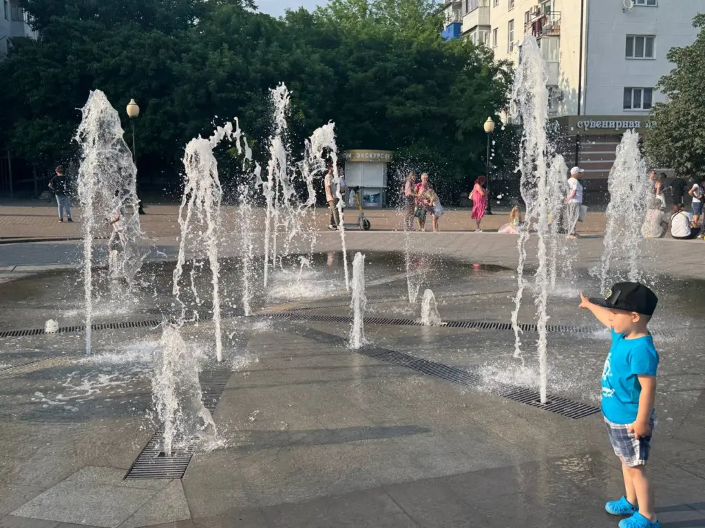 Конец августа ожидается аномально теплым: новый прогноз синоптиков на остаток лета