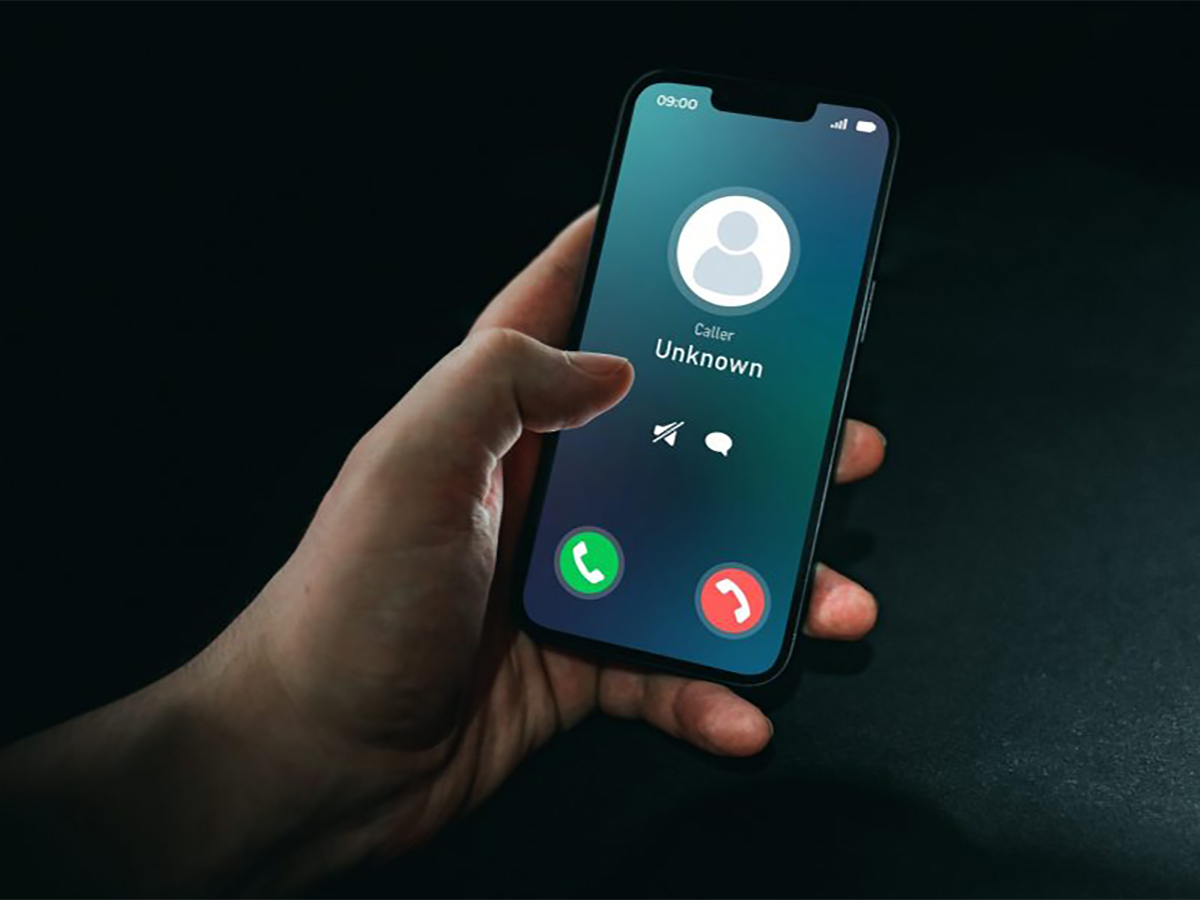 Сговор операторов или продвижение Max: причины блокировки звонков в WhatsApp и Telegram в России0