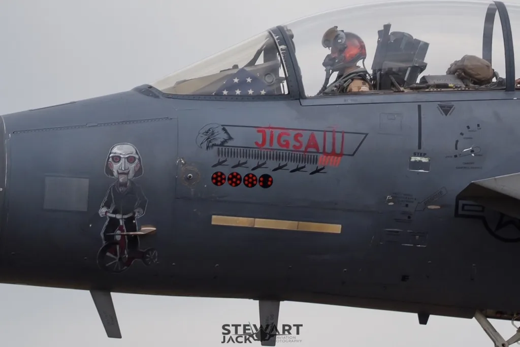 Интересные отметки были замечены на истребителях F-15E Strike Eagle из 366-го истребительного авиаполка ВВС США во время возвращения с боевого развертывания на Ближнем Востоке
