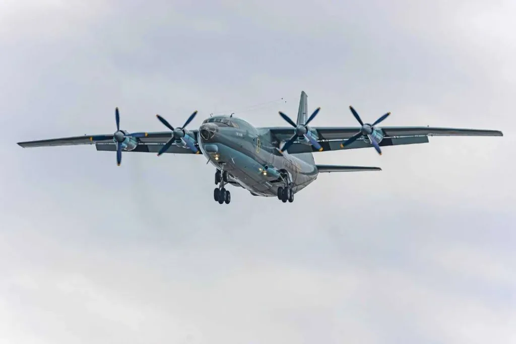 Сообщается, что 22 июля 2025 года Китай завершил поставку в Казахстан трёх дополнительных транспортных самолётов Shaanxi Y-8F-200WA