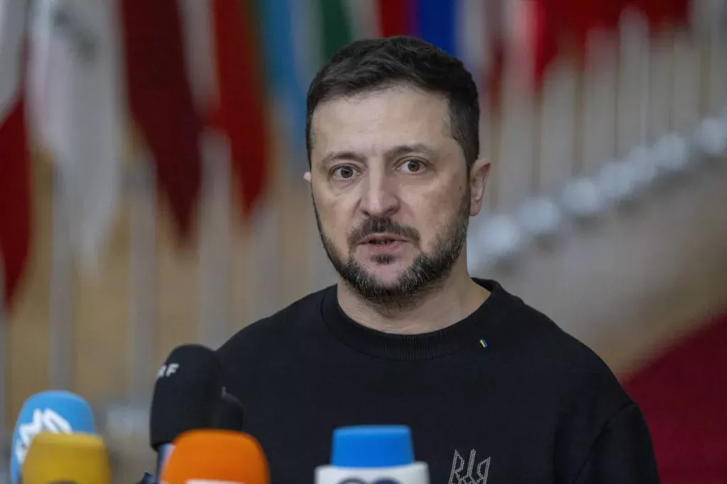Если Украина решится на продолжение боевых действий, Европа будет убеждать Зеленского в том, что они будут оказывать поддержку, — глава МИД Польши Сикорский