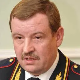 У бывшего начальника петербургского главка Умнова изъяли шпаги офицеров СС и вермахтовскую винтовку