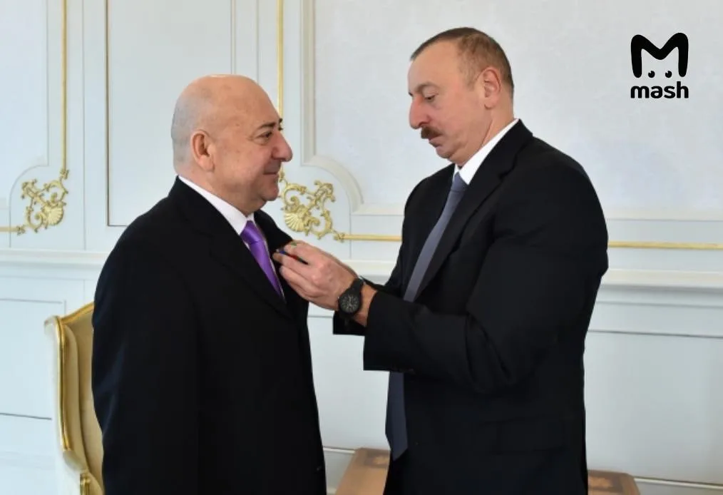 Задержан экс-директор театра сатиры на Маяковской Мамедали Агаев. Его подозревают в мошенничестве в особо крупном размере