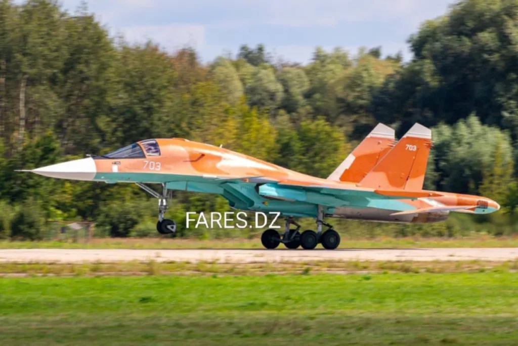 Засветился второй экспортный Су-34МЭ (б.н 703) для Алжира во время обучения пилотов в Жуковском (аэродром ЛИИ имени М. М. Громова)