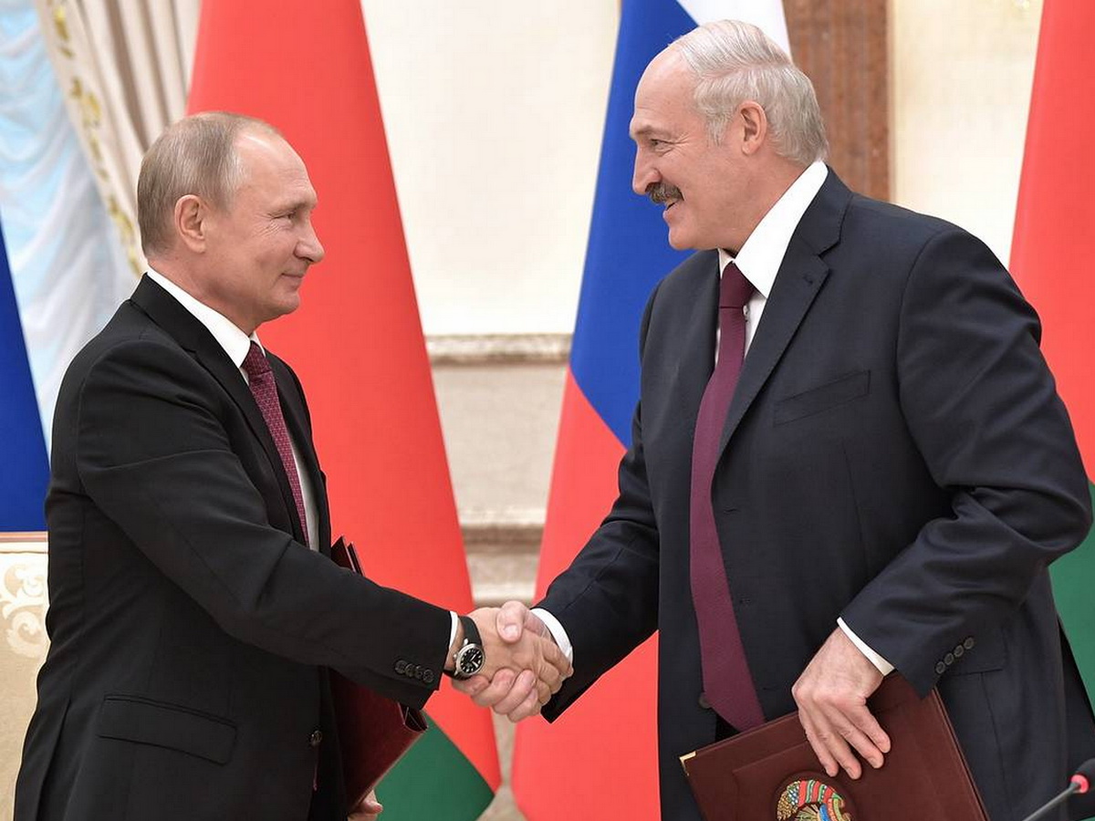 Путин и Лукашенко провели пятимассовую беседу в Кремле: что обсудили и к чему готовится Зеленский0