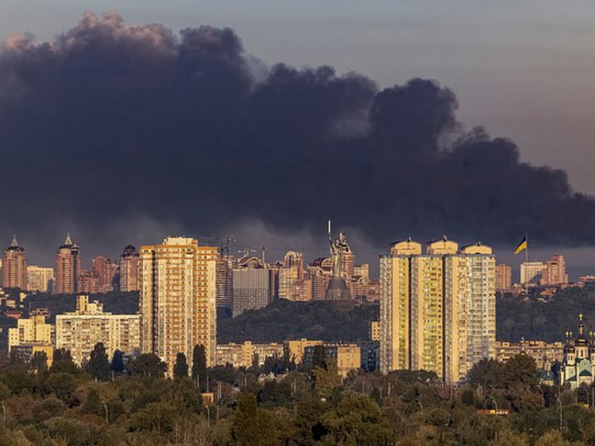 Зеленский прокомментировал ночной удар по Киеву, обращаясь к Трампу и Макрону0