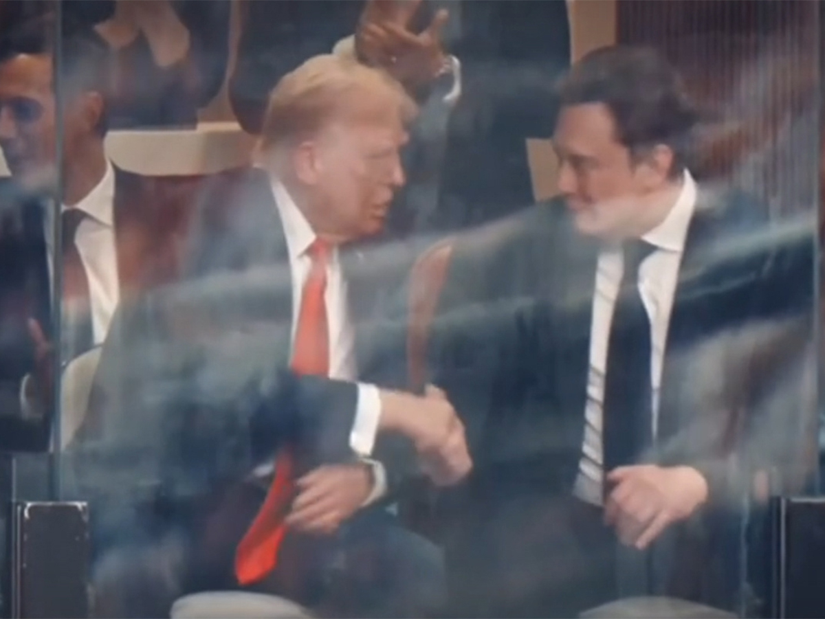 Тайный разговор Трампа и Маска на похоронах Кирка раскрыл чтец по губам0