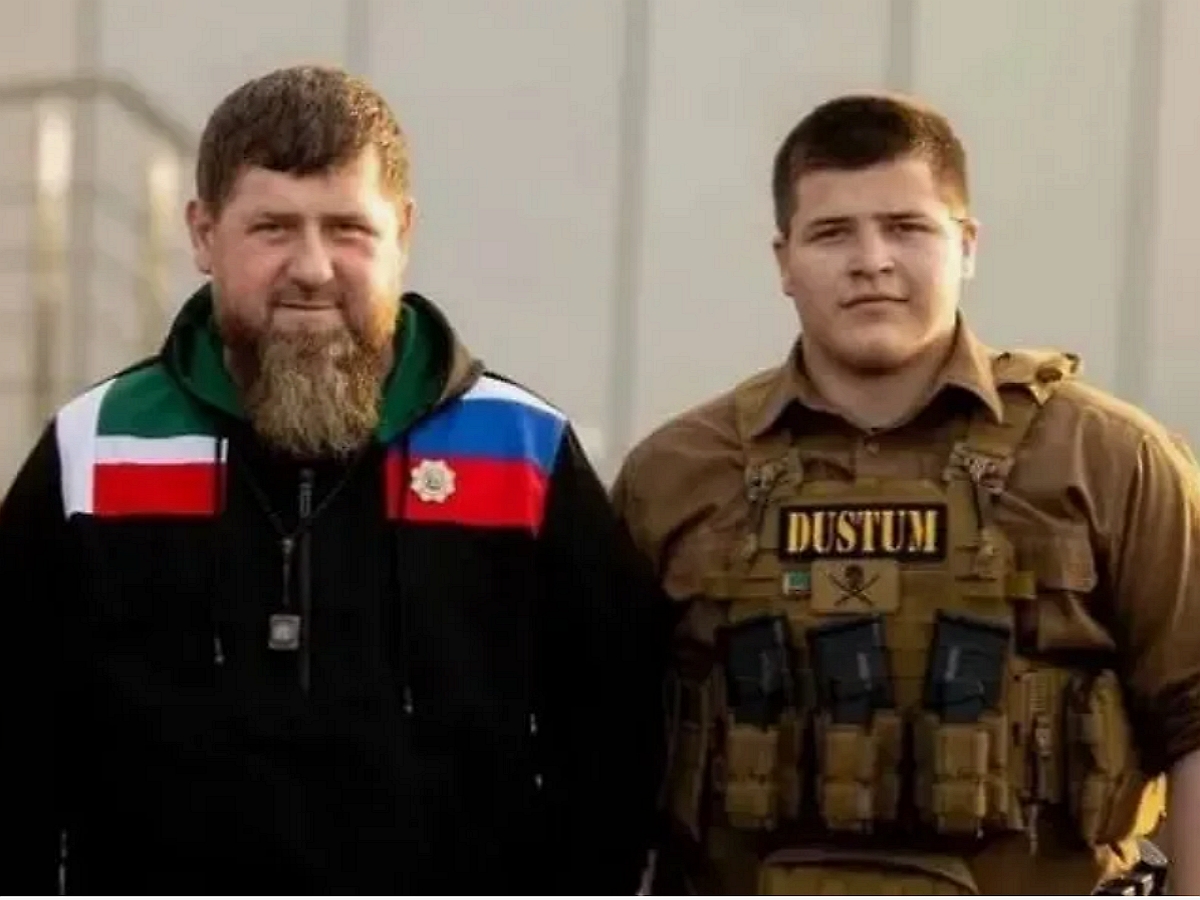 Кадыров защищает награды и должности сына Адама от критики0