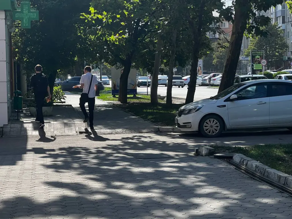 Притворись глупым и не спорь с дураками: мудрый совет Омара Хайяма о взаимоотношениях с людьми