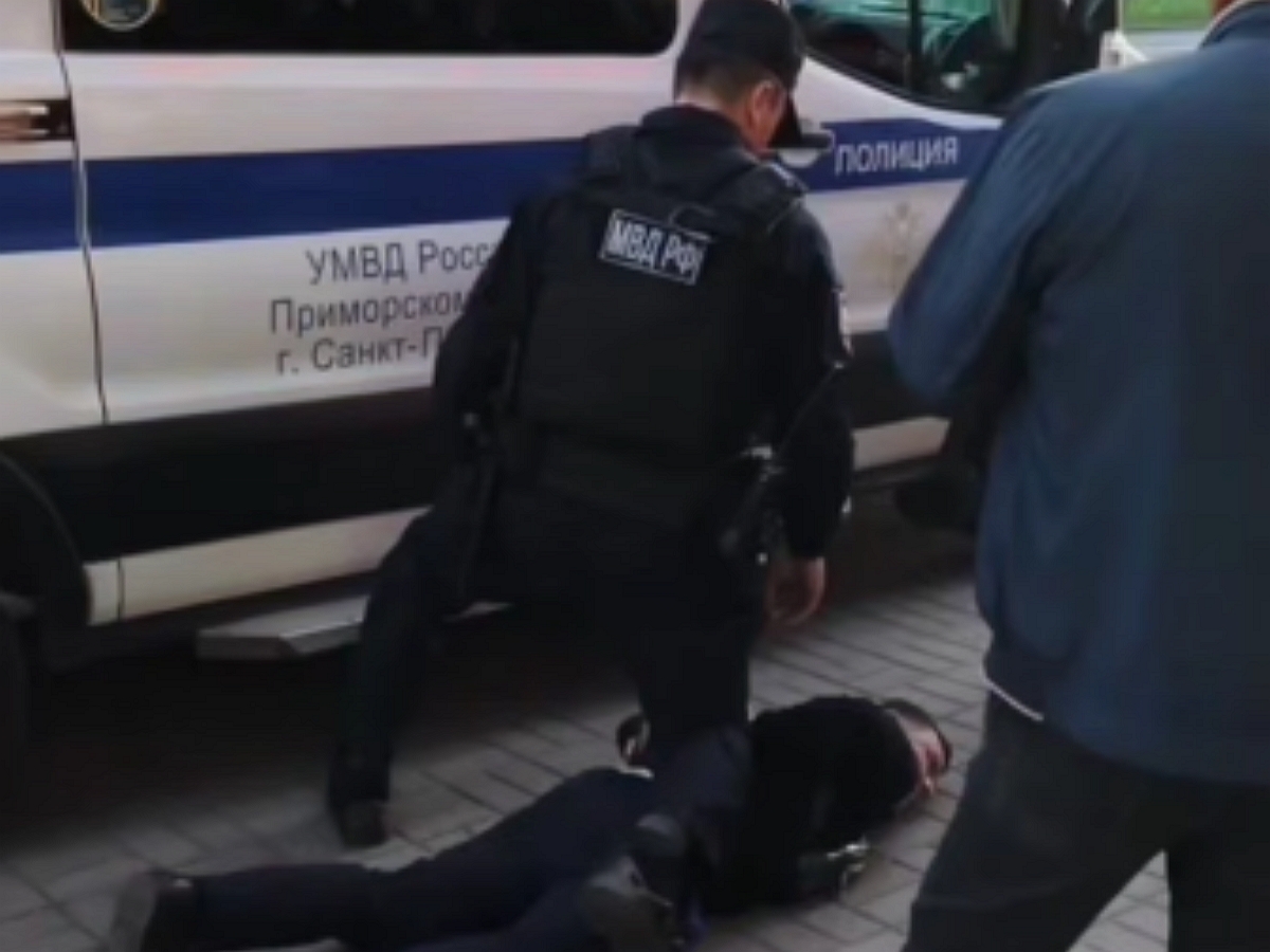 Силовики Санкт-Петербурга задержали вооруженного азербайджанца и его сообщников: подробности операции0