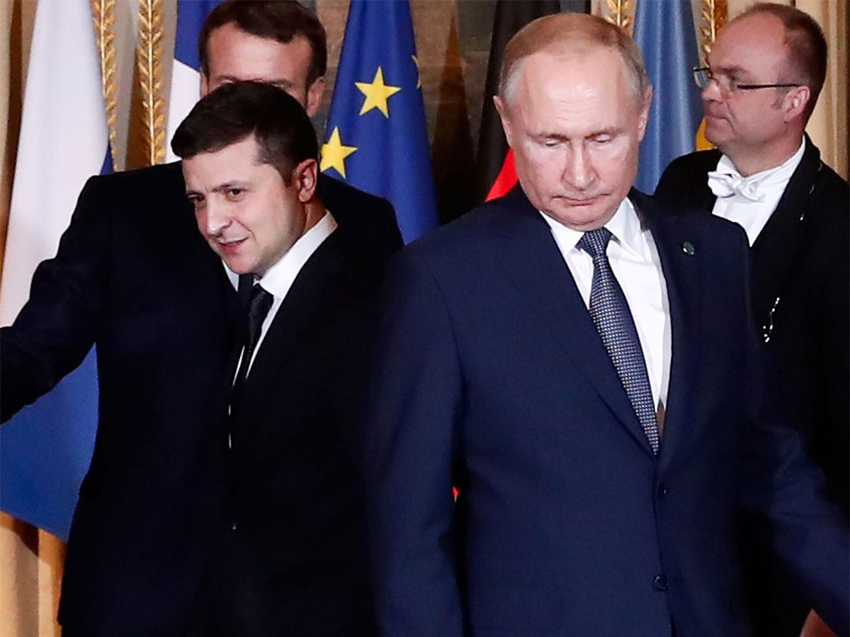 Зеленский отверг поездку в Москву и пригласил Путина в Киев для переговоров0