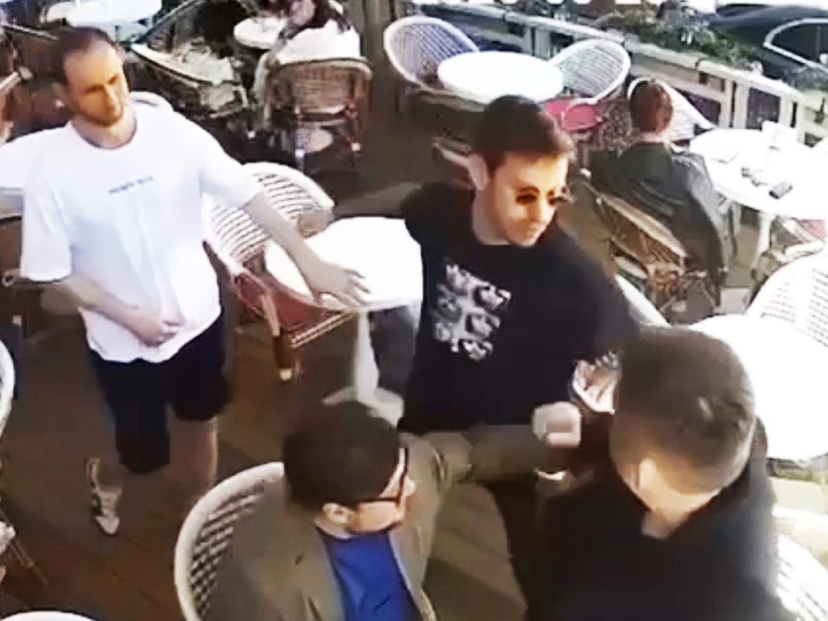 Уголовное дело против футболиста Смолова: драка в «Кофемании» привела к последствиям0