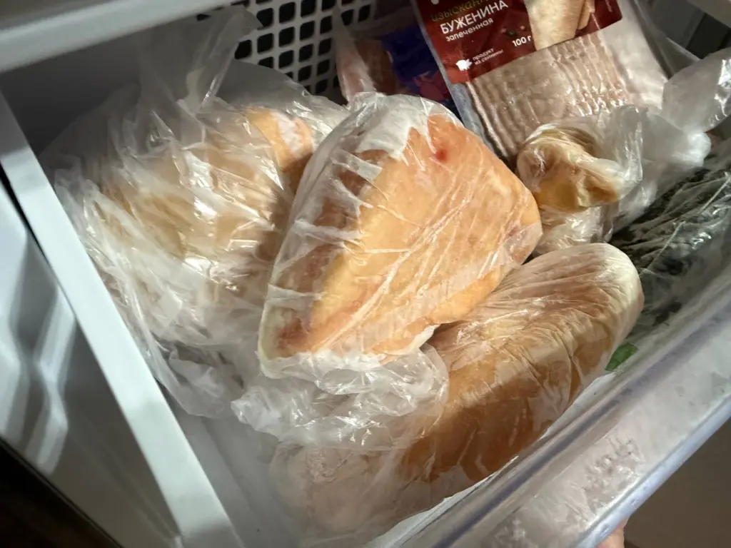 Почему вы продолжаете покупать обколотую курицу, когда есть более полезные и доступные альтернативы?
