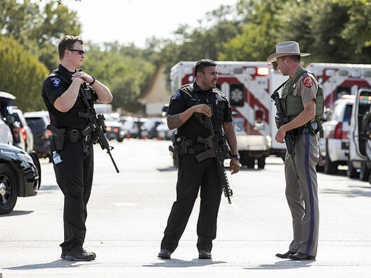 Женщина отравила полицейских фентанилом через листовку в Москве0