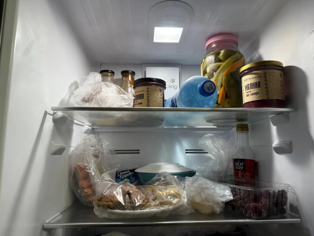 Типичные ошибки домохозяек: какие продукты не стоит хранить в холодильнике