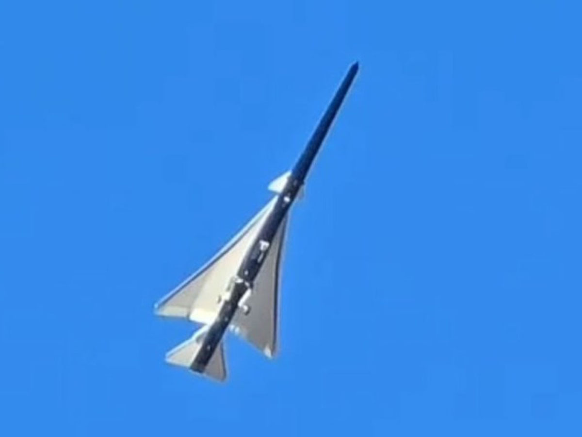 Первый полет сверхзвукового самолета X-59 в США: видео с исторического события0