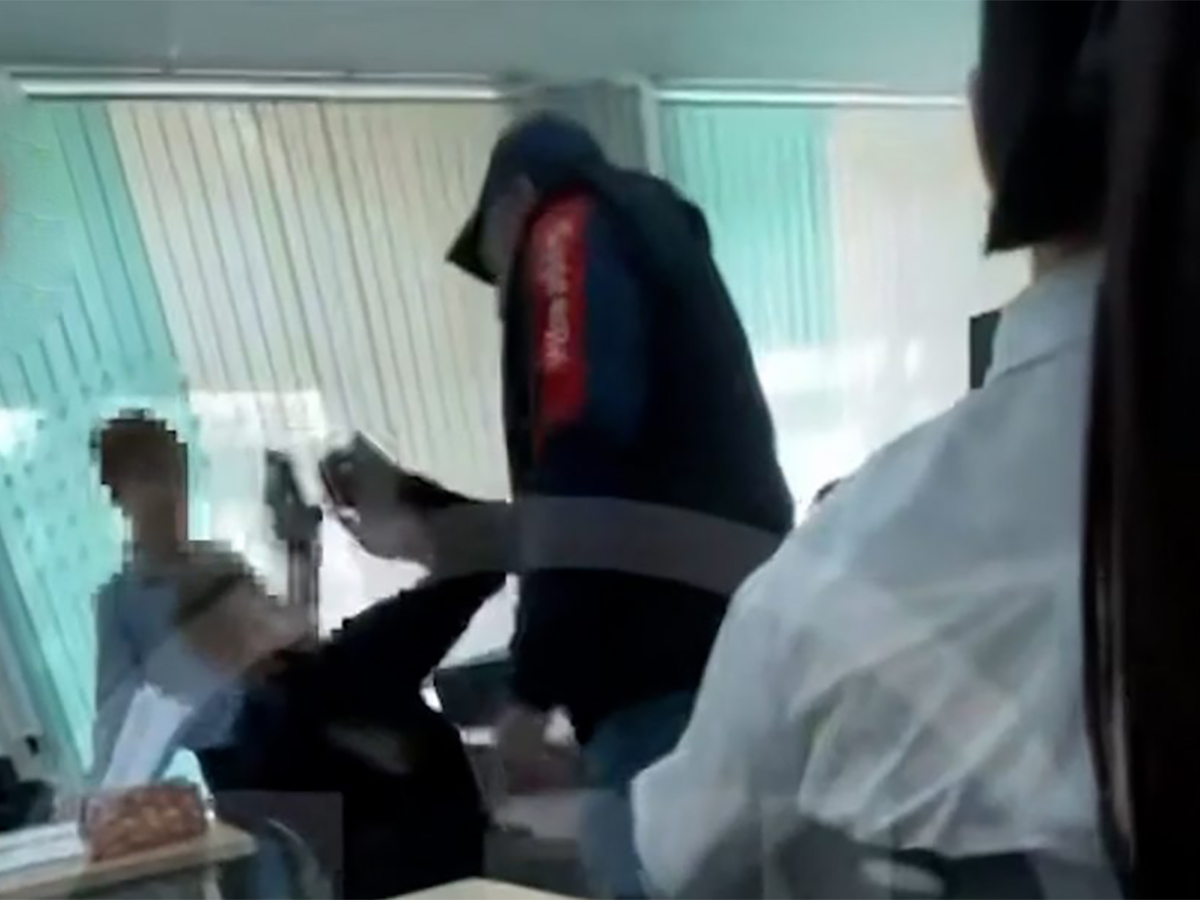 В Саратове мигрант нанёс побои 13-летнему школьнику прямо в учебном заведении0
