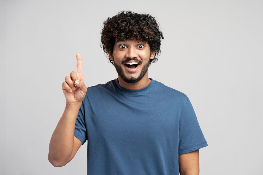 man-wearing-t-shirt-gesturing0