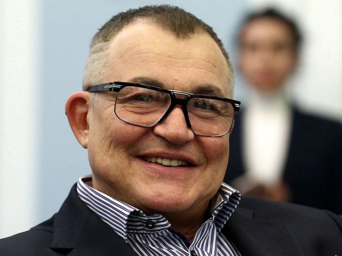 Телеведущий Дибров подал иск к экс-жене об изменении фамилии0