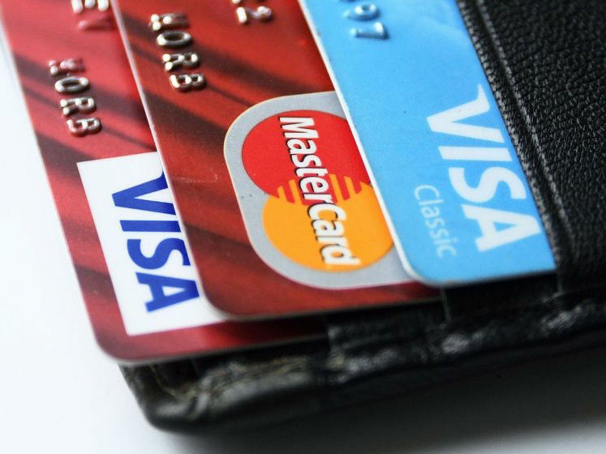 ЦБ предложил ввести ограничения на работу карт Visa и Mastercard в России0