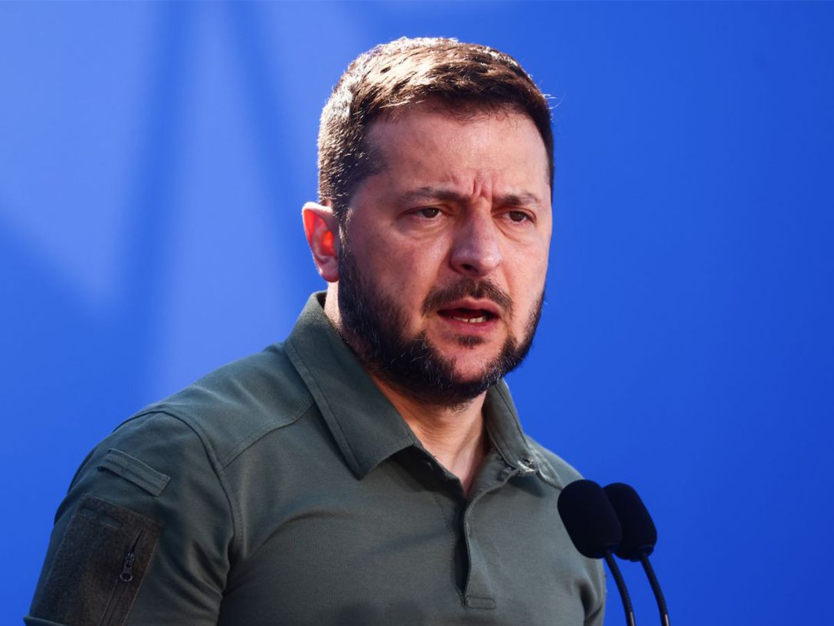 Зеленский рассматривает возможность предоставления русского языку официального статуса в Украине0