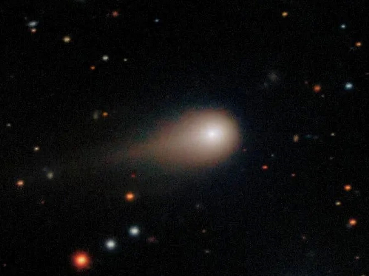 Астрофизик Леб: инопланетный объект 3I/ATLAS готовится к маневрам при сближении с Землей0