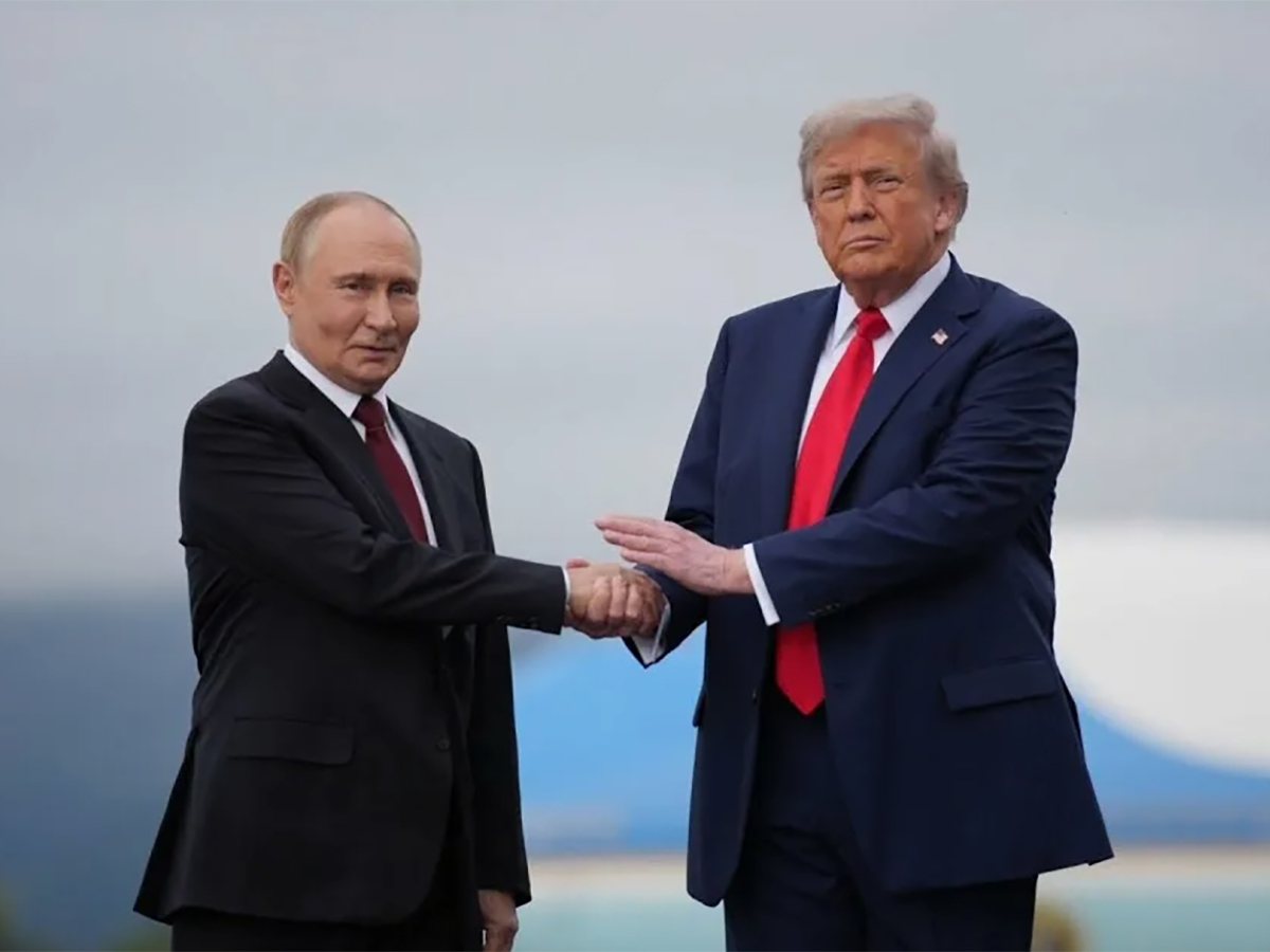 Трамп призвал Путина завершить СВО и освободить Донбасс в течение полугода0