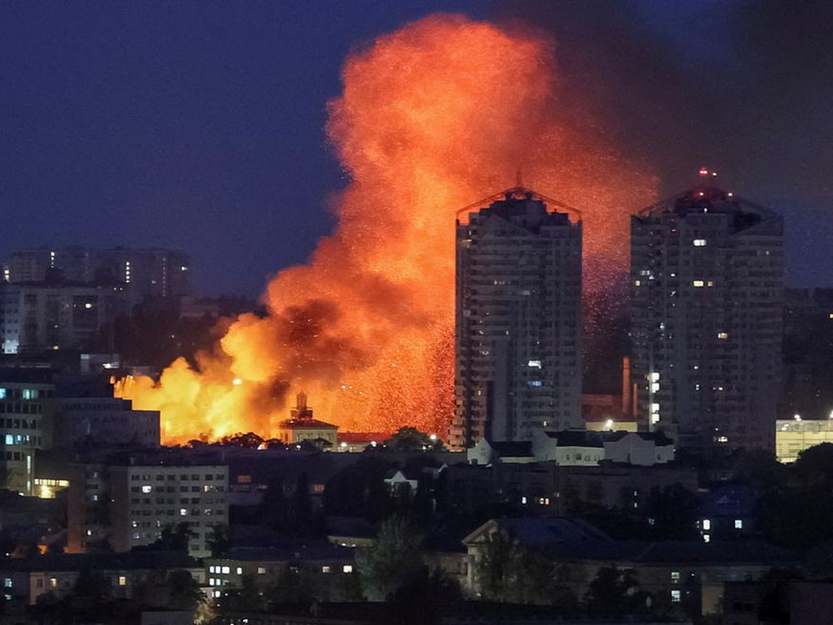 ВС РФ нанесли массированные удары по Украине: Киев остался без света после ракетных атак на ТЭС и ТЭЦ0