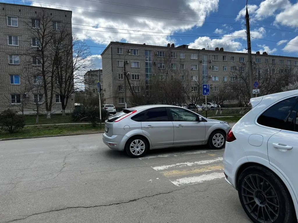 Верховный суд разъяснил, в каких случаях водитель обязан уступить дорогу пешеходу на «зебре»