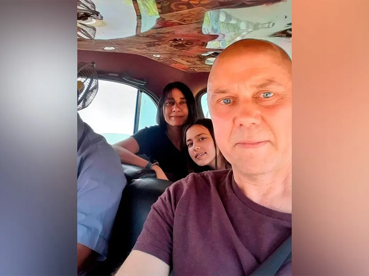 Необычный случай: мужчина сломал шею, но это спасло ему жизнь после удара мизинцем о стул0